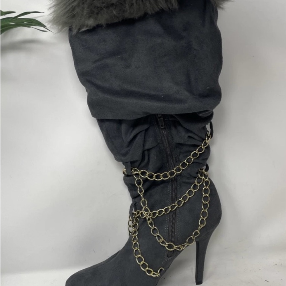 Bumper Women’s US7/EUR38 Gray Chain-Embellished Women's Boots - Picture 3 of 4